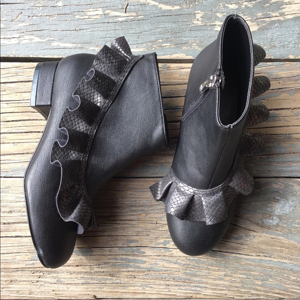 Sydney Jordyn Black Booties